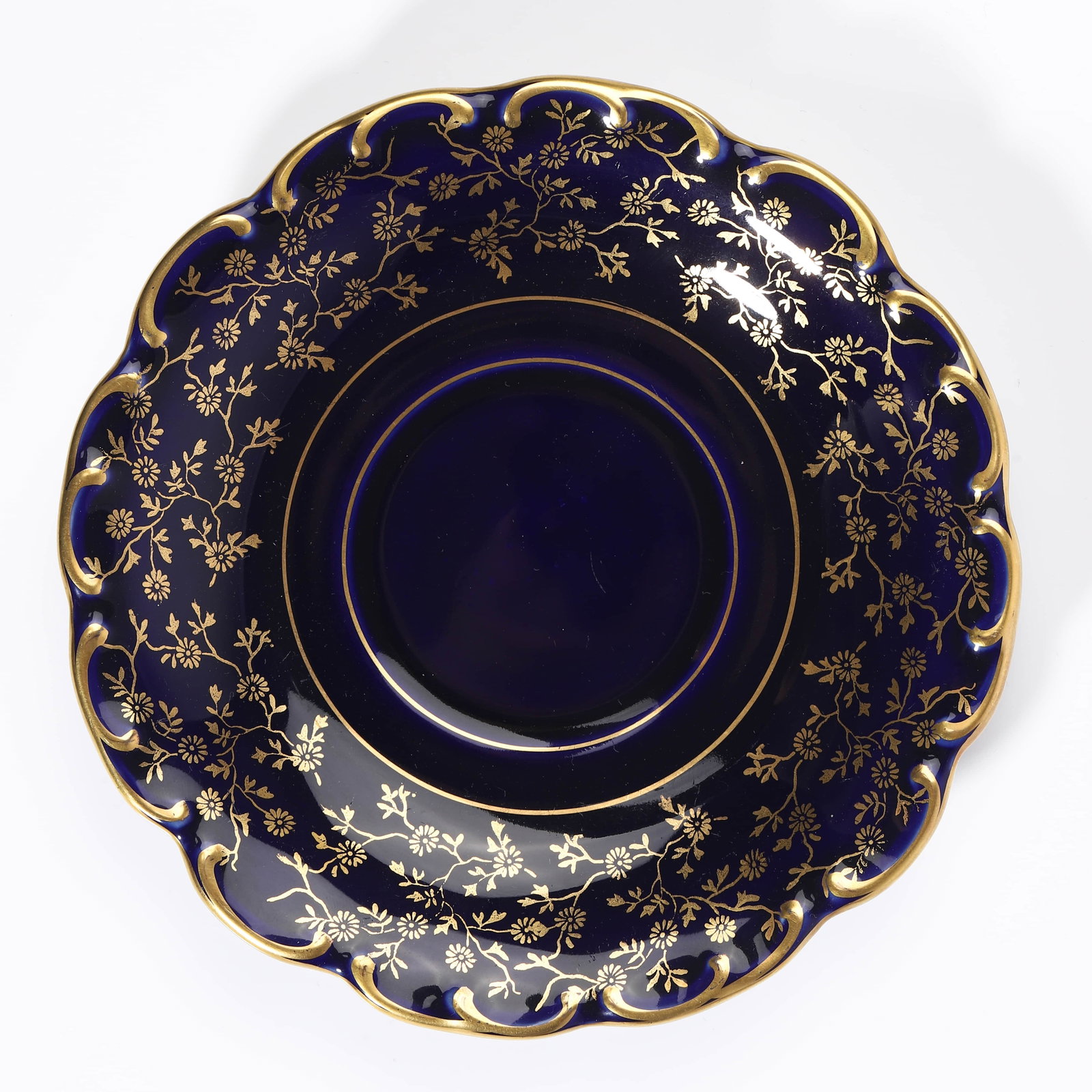 A BAVARIAN COBALT-GILT PORCELAIN CUP AND SAUCER SET - 5