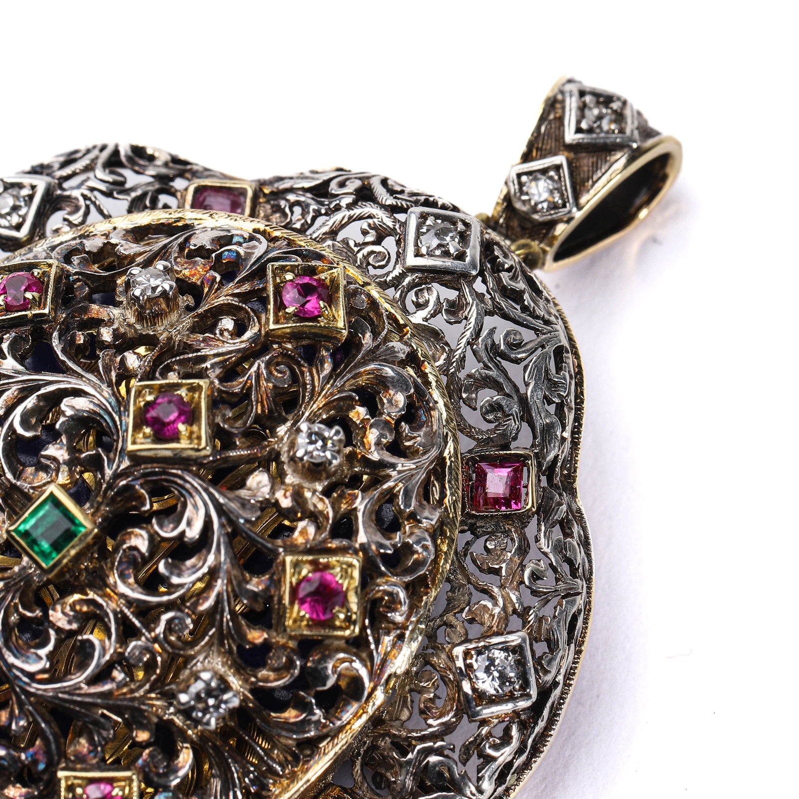 VICTORIAN PERIOD (1837–1901) ITALIAN NOBLEMAN'S CUSTOM-MADE GOLD AND SILVER LOCKET PENDANT - 4