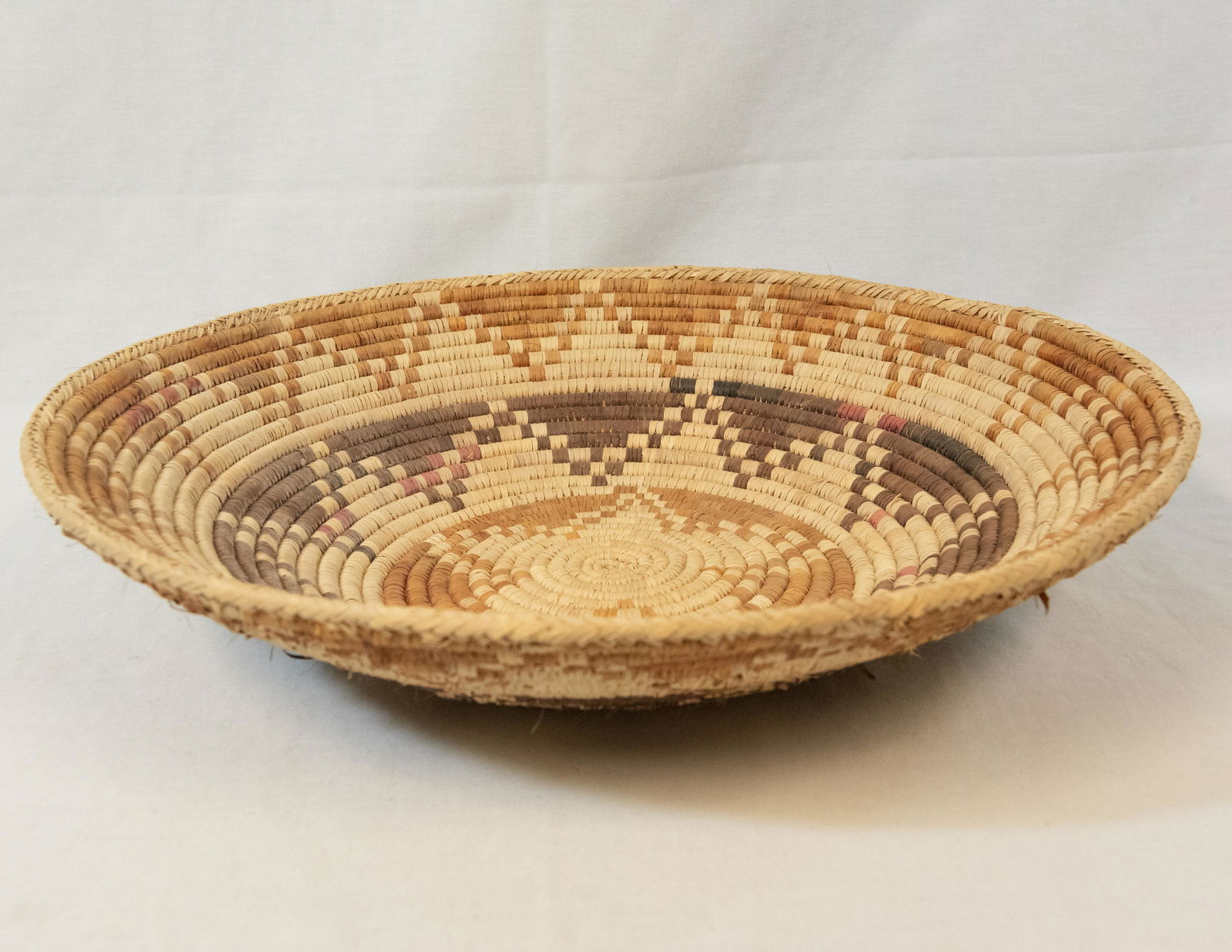 Large Star Design Flat Woven Basket Plate (1 of 8)