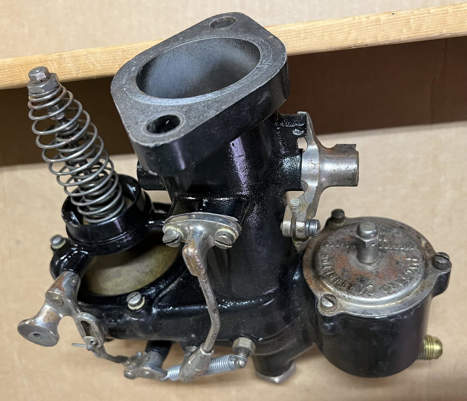 Packard large eight Detroit Lubricator carburetor (1 of 3)