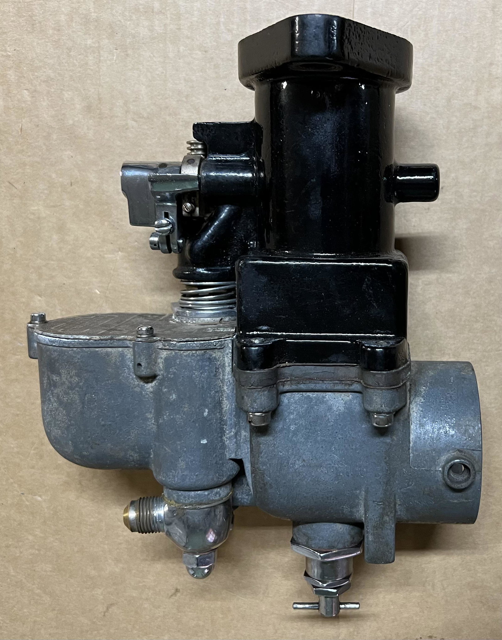 Packard large eight Detroit Lubricator carburetor (1 of 3)