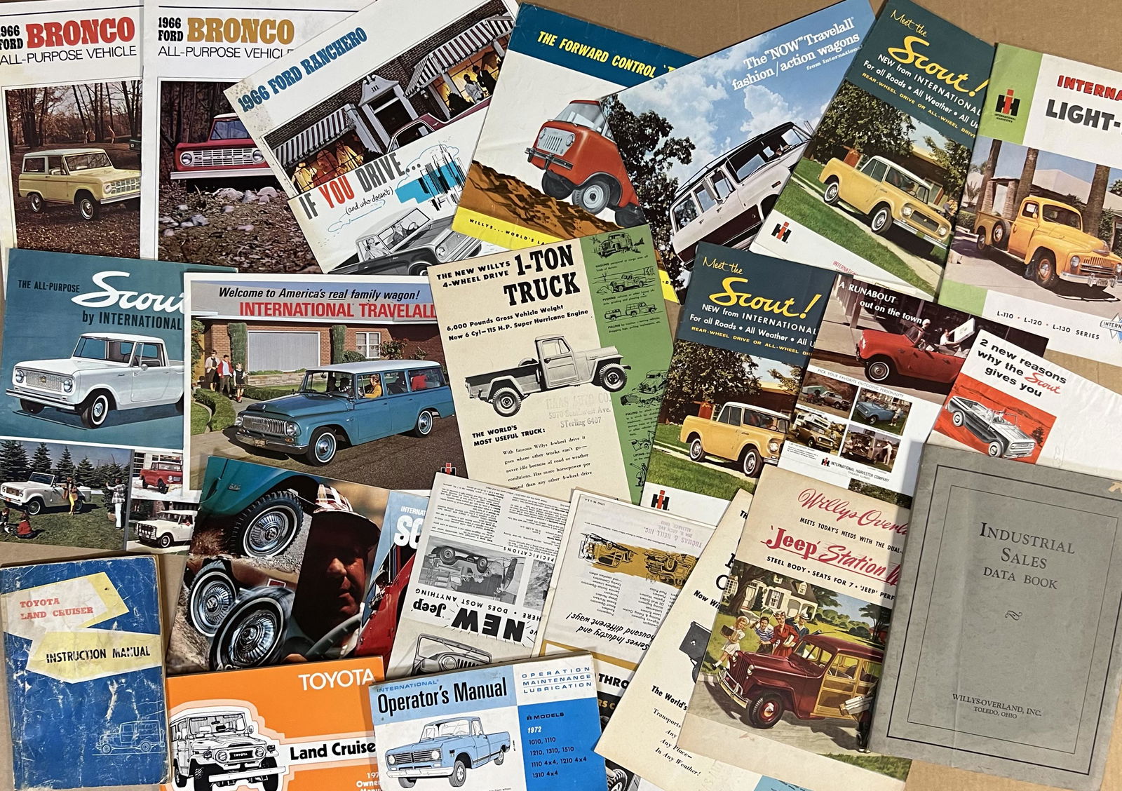 1950's-1960's US postwar catalogs - over 60 items (1 of 3)