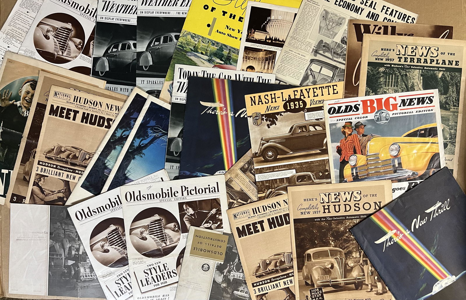 Large format postwar sales brochures, over 50 items (1 of 3)