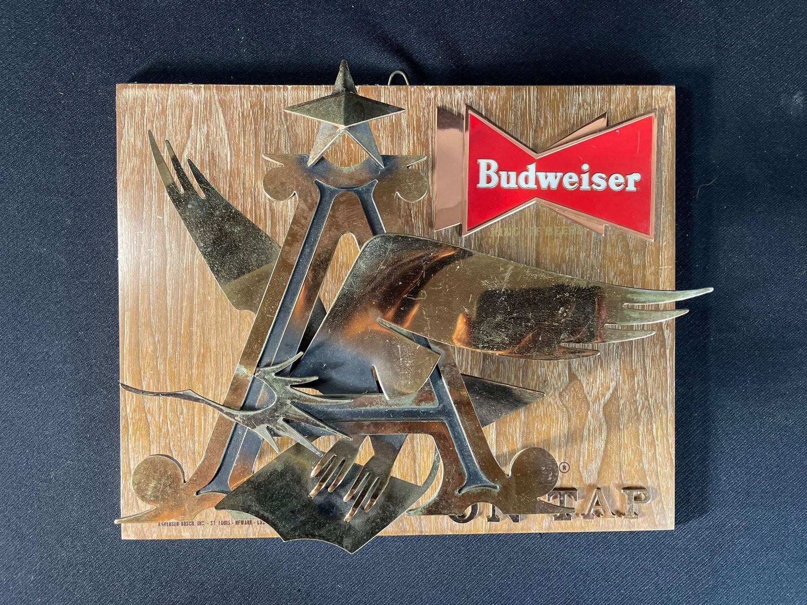 1957 Budweiser Anheuser Busch Eagle Logo Metal Wood Sign Plaque 10" x 13 (1 of 2)