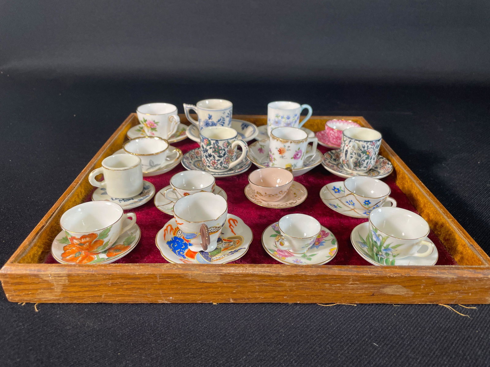 (16) Miniature Tea Cups and Saucers: ...