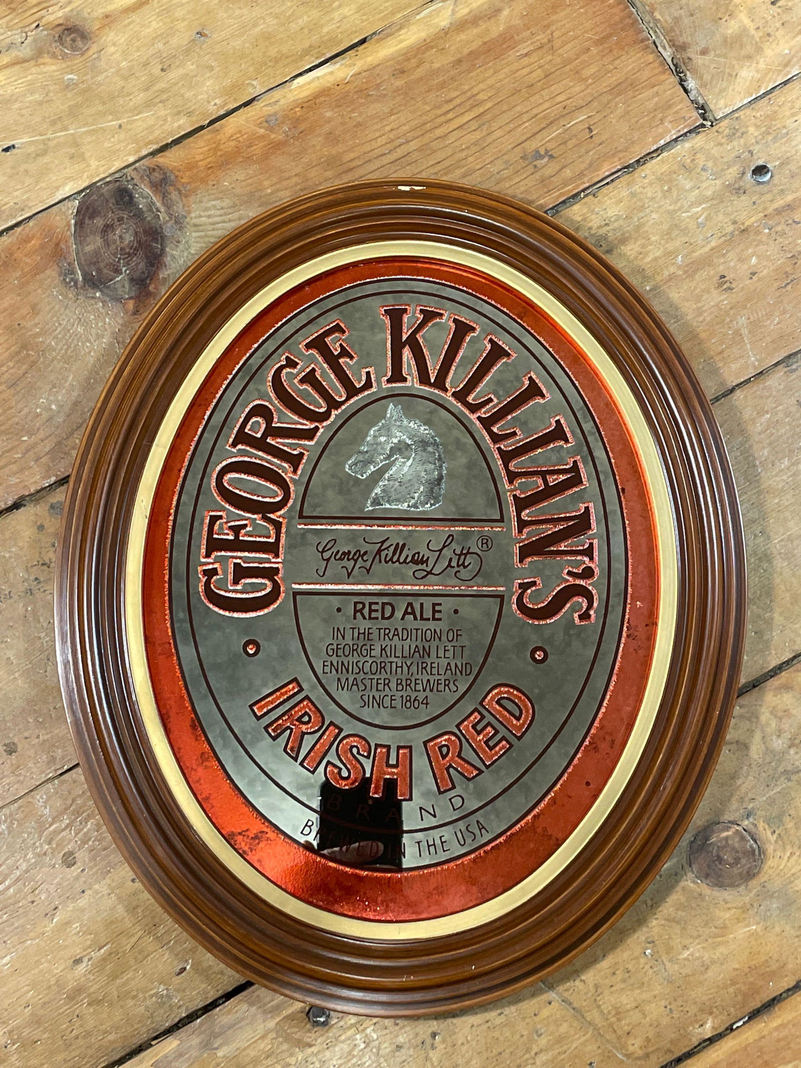 Oval George Killian's Irish Red Sign, Sight View 13" x 10", Overall View 16-1/2" x 13-1/2" (1 of 2)