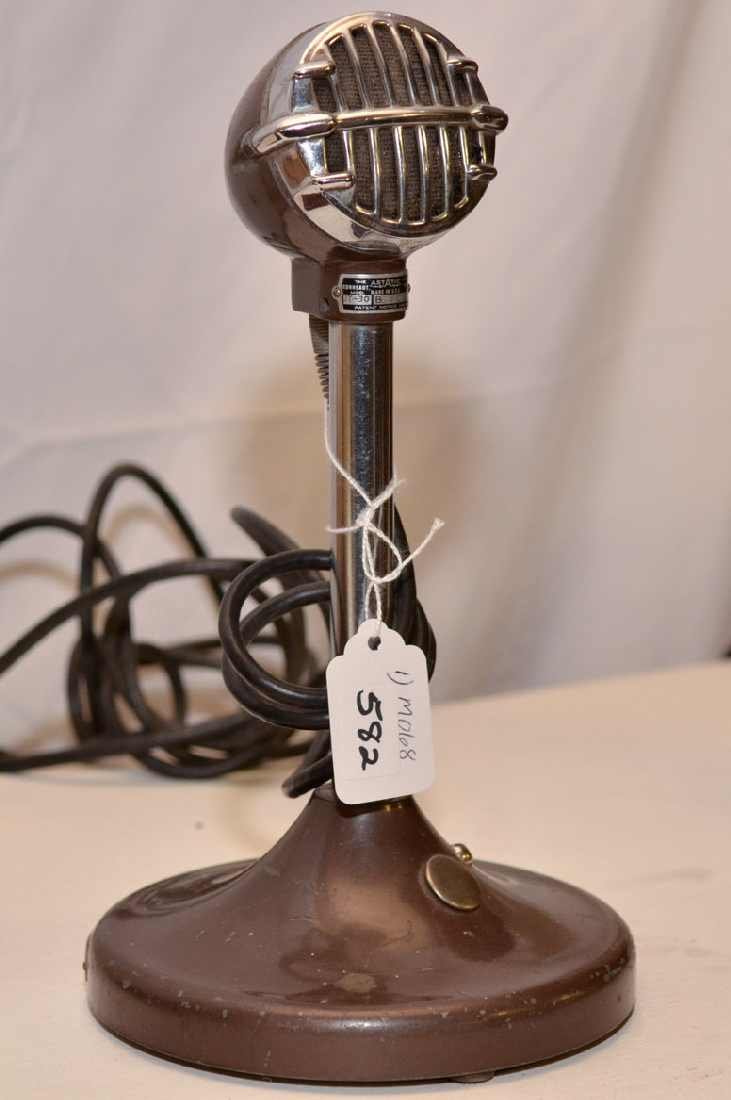 ASTATIC BRAND TABLETOP MICROPHONE, MODEL UT-30, LA: ASTATIC BRAND TABLETOP MICROPHONE, MODEL UT-30, LATE 1940'S.