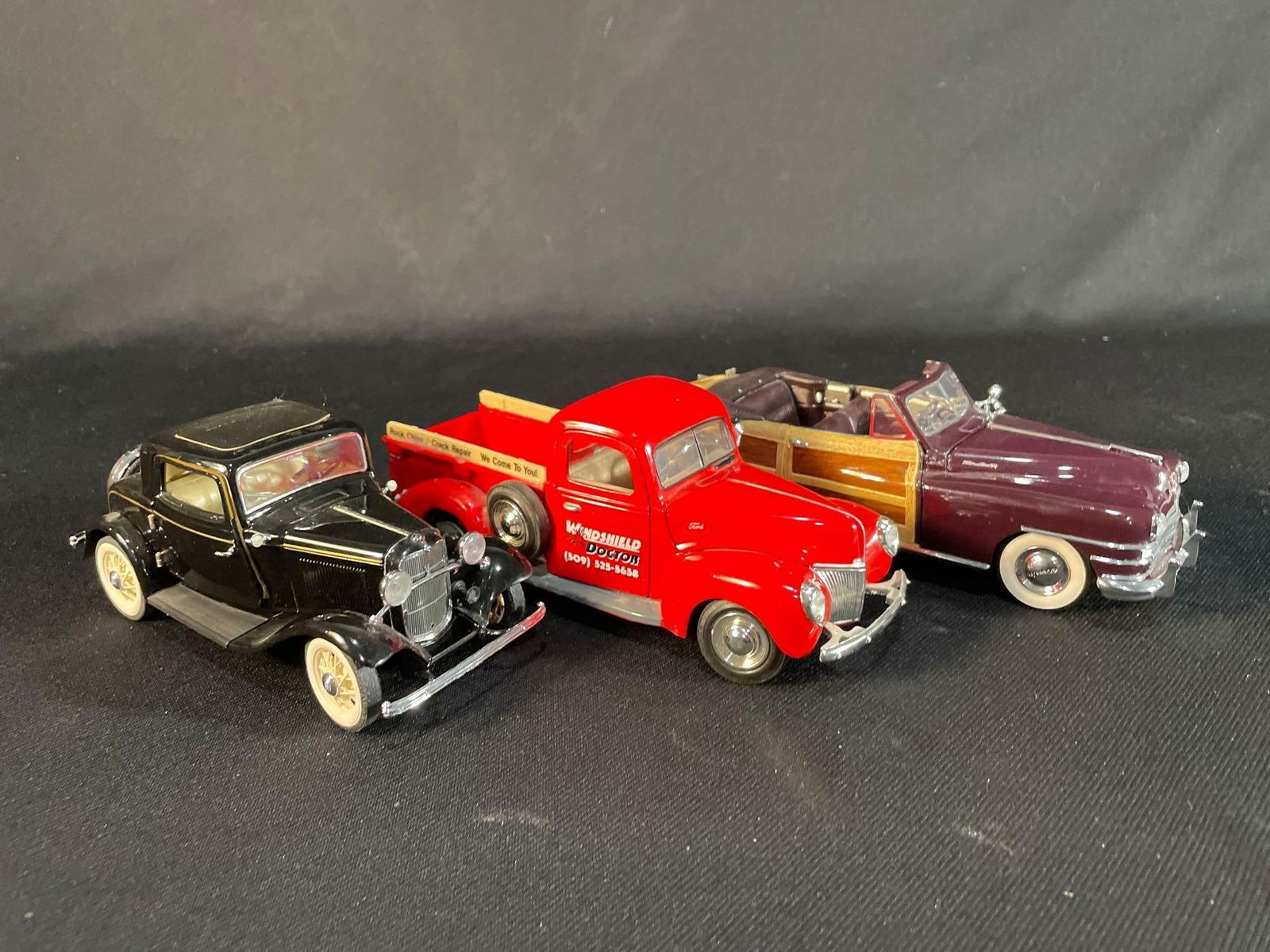 (3) Franklin Mint Die-cast Collectible toy Cars: 1932 Ford, 1940 Ford pick-up, 1948 Chrysler town & country