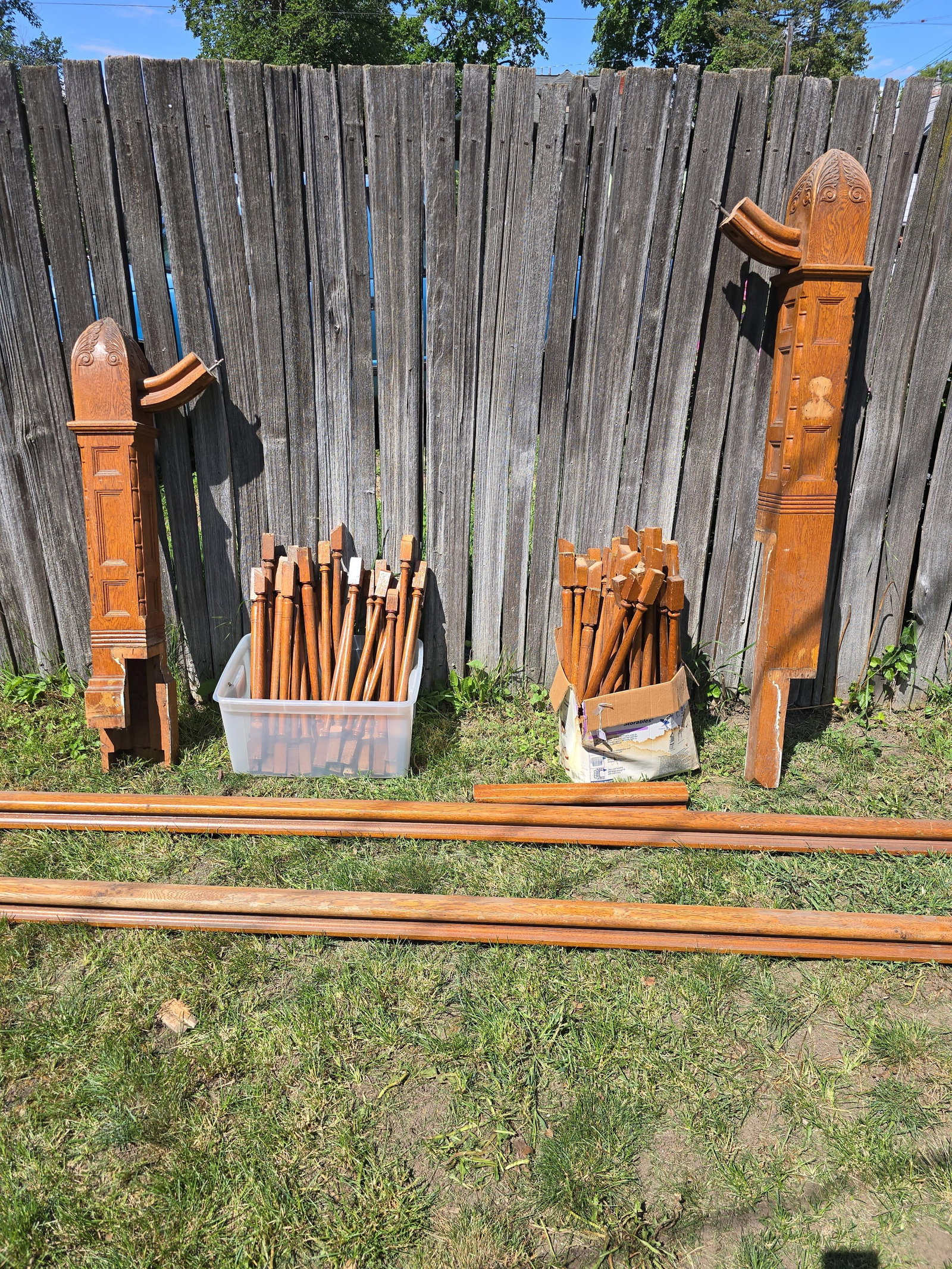 Complete oak banister including hand rail and spindles: from early Palouse home Low Estimate: 100.00 High Estimate: 300.00