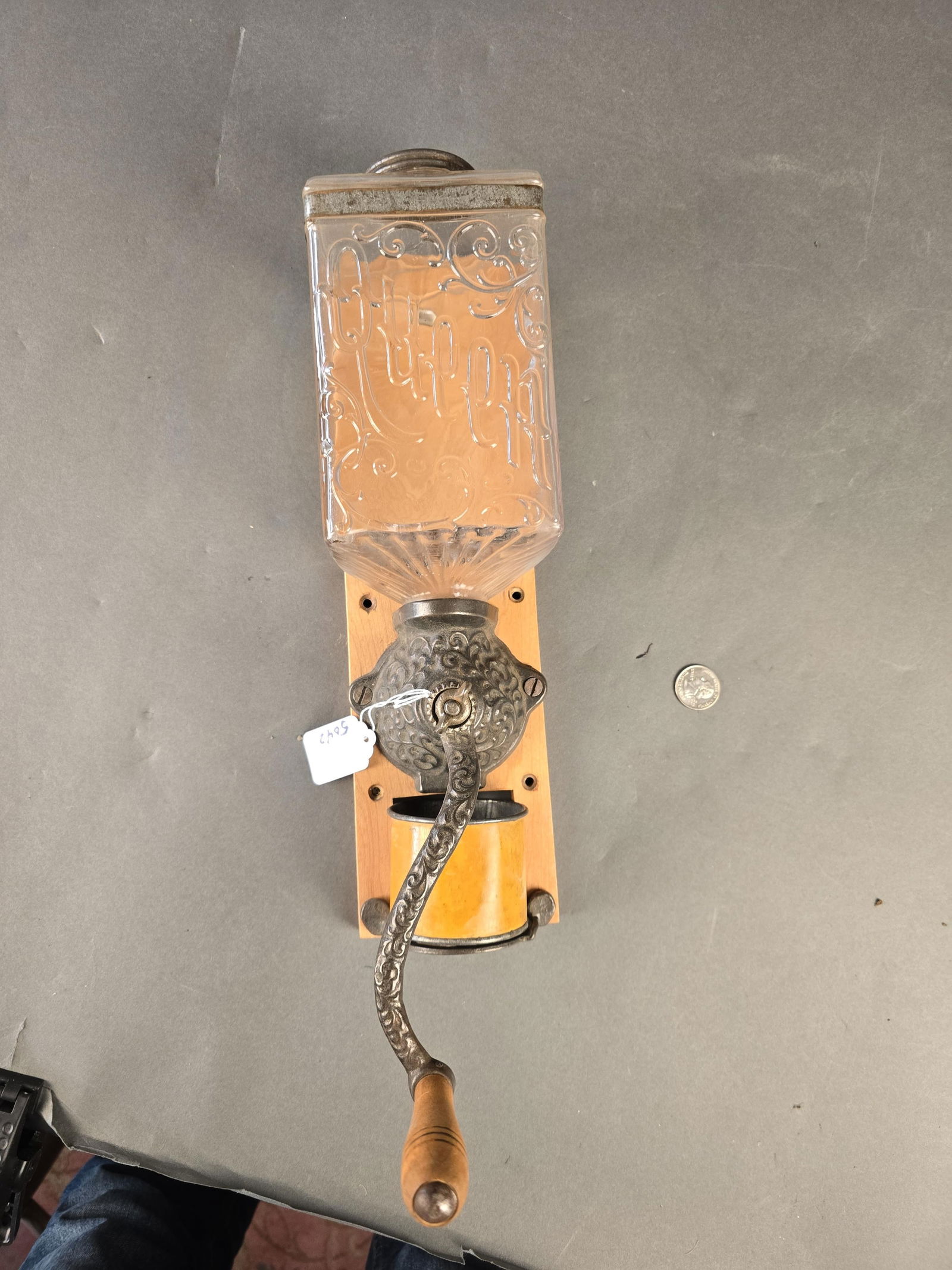 Queen glass top coffee grinder, all original (1 of 8)