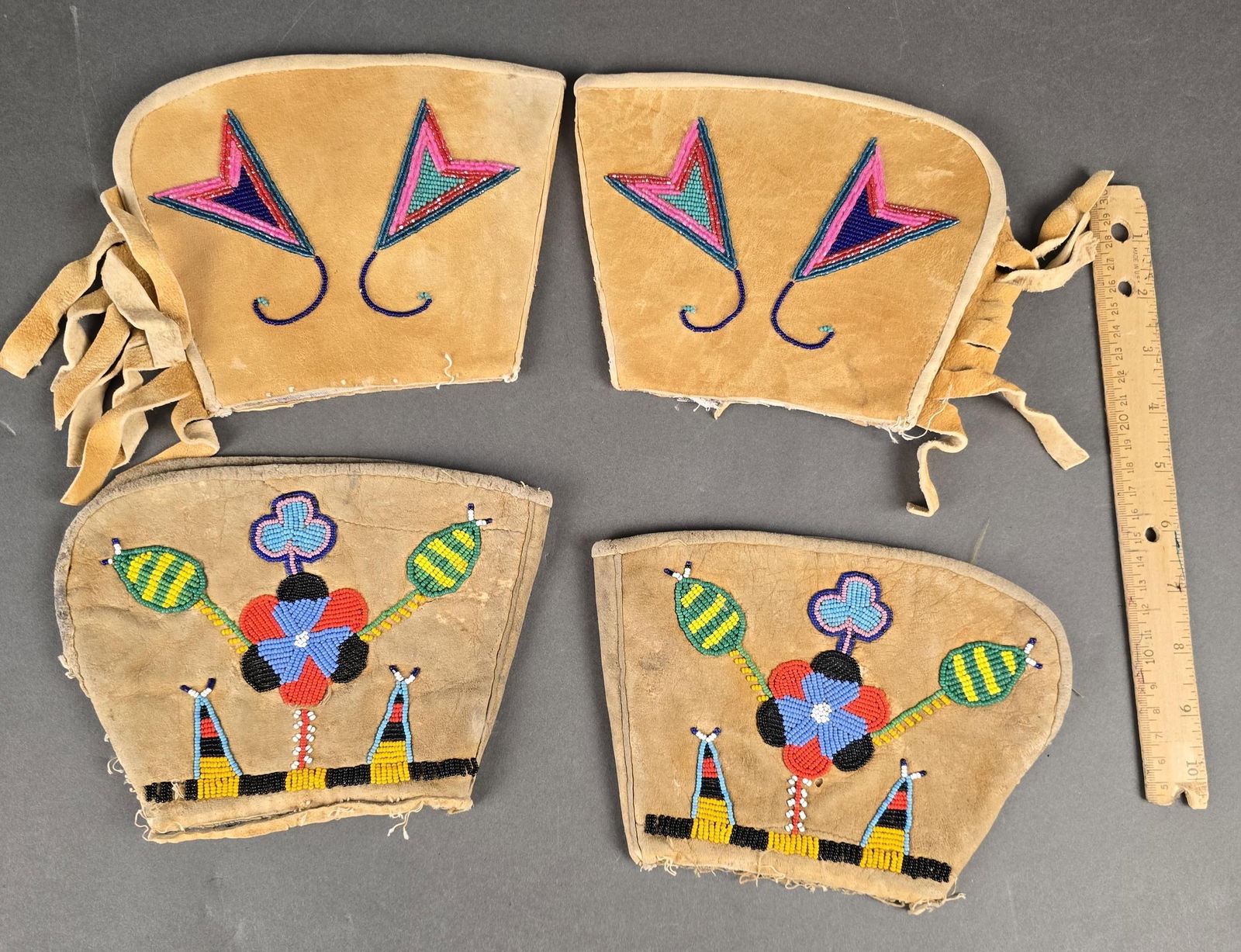 (2) Pairs of Native American beaded glove tops: Nez Perce items Low Estimate: 50.00 High Estimate: 80.00