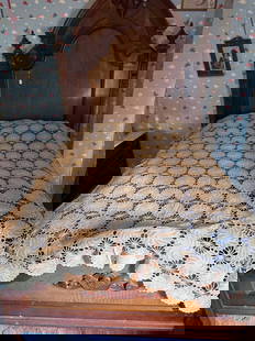 Fine lace crocheted table cloth, amazingly fine work: 92" x 64"  Low Estimate: 50.00 High Estimate: 200.00