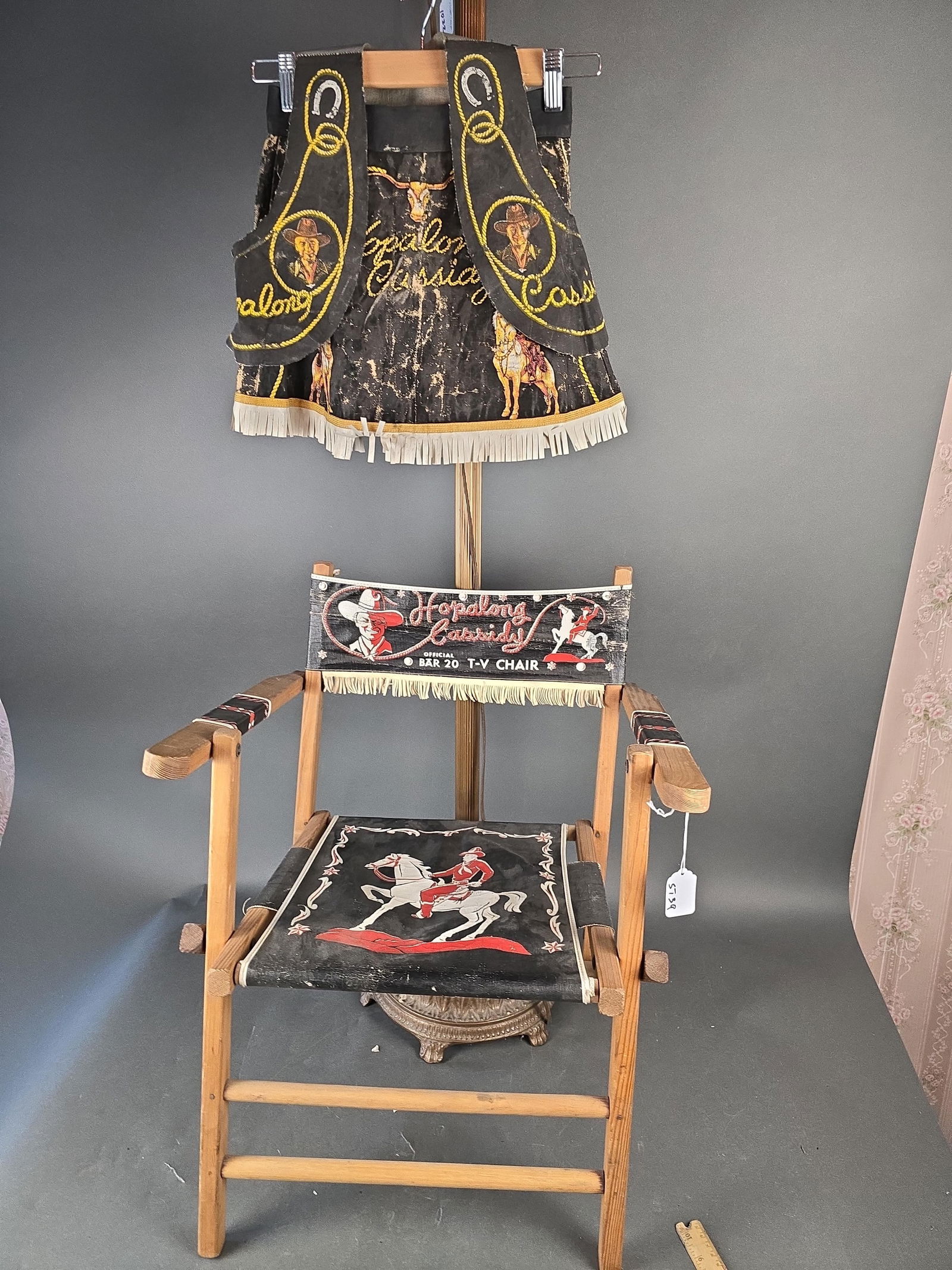 Child's folding chair, skirt and vest Hopalong Cassidy (1 of 3)