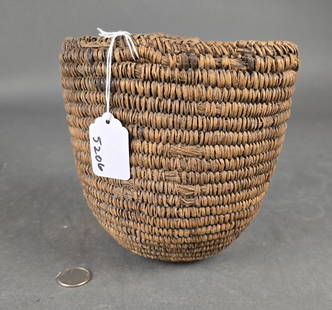 Native American Klickitat berry basket: 7" damage to loop  Low Estimate: 20.00 High Estimate: 80.00