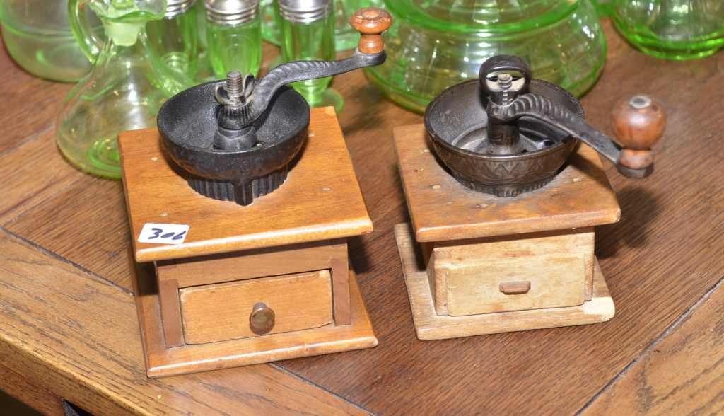 (2) COFFEE GRINDERS, UNMARKED, ONE 4" TALL & ONE 4 1/2": (2) COFFEE GRINDERS, UNMARKED, ONE 4" TALL & ONE 4 1/2" TALL