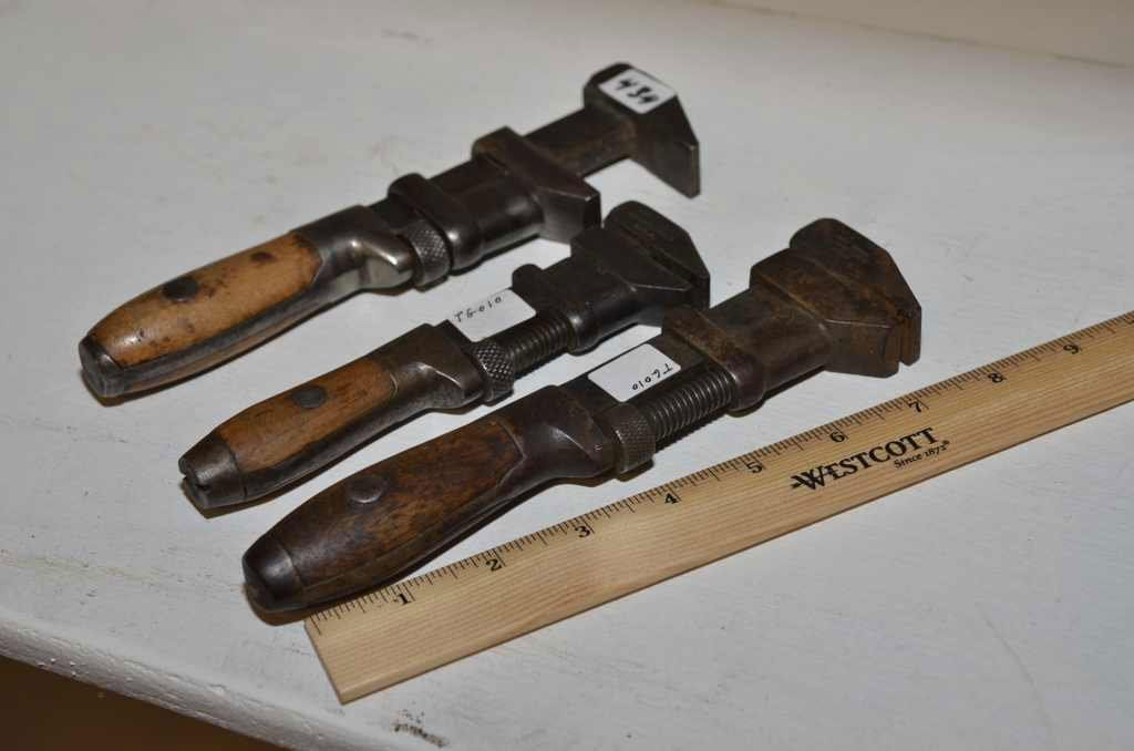 (3) WOOD KNIFE HANDLE WRENCHES. ONE MARKED L&S COMPANY : (3) WOOD KNIFE HANDLE WRENCHES. ONE MARKED L&S COMPANY 6 5/8" LONG, ONE MARKED COES WRENCH COMPANY 8" LONG, ONE STAMPED 8 1/4" LONG