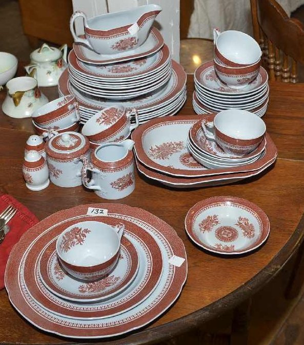 7 PLACE SETTING SPODE "FITZHUGH" CHINA; INCLUDES DINNER: 7 PLACE SETTING SPODE "FITZHUGH" CHINA; INCLUDES DINNER PLATES, SALAD PLATES, 2 SERVING DISHES, CUPS & SAUCERS, GRAVY BOAT, CREAM & SUGAR, SALT & PEPPER SHAKERS ETC.