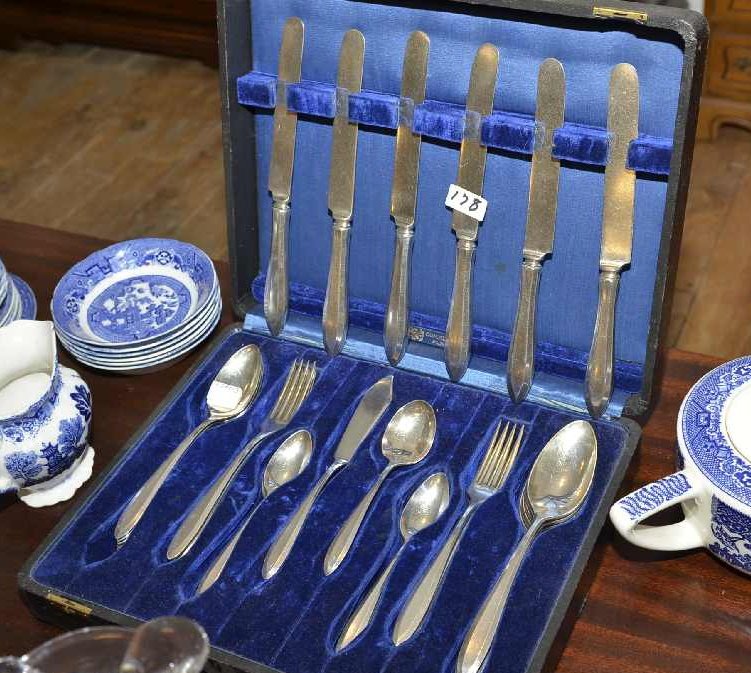 SET OF COMMUNITY "PATRICIAN" SILVER PLATE FLATWARE,: SET OF COMMUNITY "PATRICIAN" SILVER PLATE FLATWARE, SETTING FOR 6. FORKS, TABLE KNIVES, SPOONS, SERVING SPOONS, TEA SPOONS, & BUTTER KNIVES, IN CASE.
