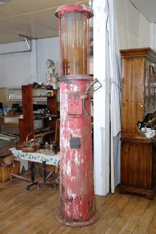 VINTAGE BOYLEDAYTON GLASS CYLINDER GAS PUMP, VIZA PUMP