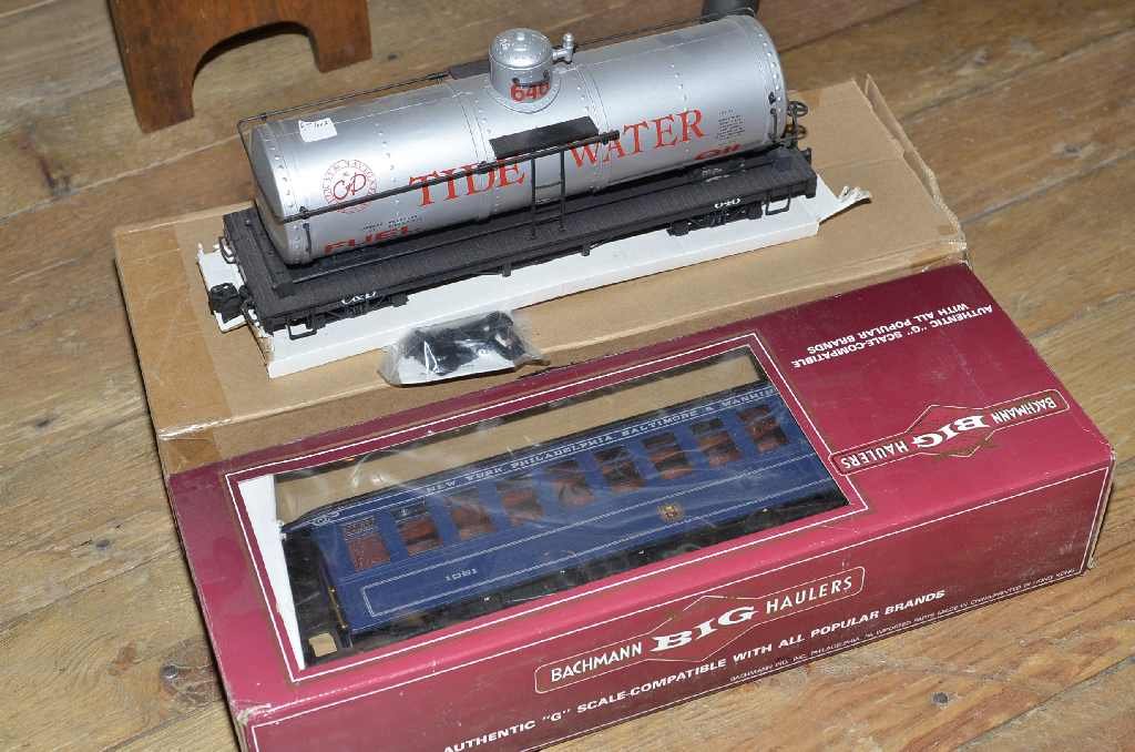 BACHMAN G SCALE PASSENGER TRAIN CAR, & TIDEWATER TANKER: BACHMAN G SCALE PASSENGER TRAIN CAR, & TIDEWATER TANKER TRAIN CAR.