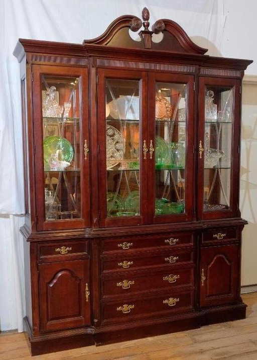 Bassett Furniture Industry Illuminated China Cabinet - Bassett Furniture Industry Illuminated China Cabinet