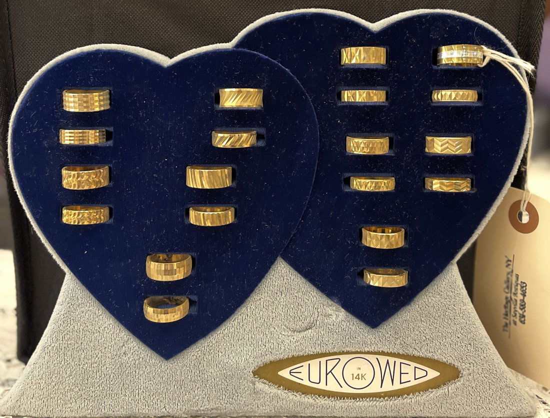 Lot of 20 Vintage Gold Filled Rings in Original Store Display (1 of 2)