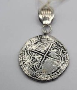 1600's Spanish 8 real coin pendant (1 of 4)