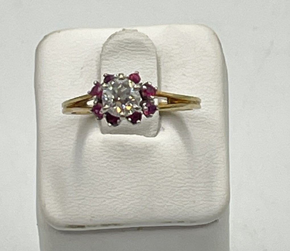 18k Yellow Gold Ruby & Diamond Ring size 8 (1 of 3)