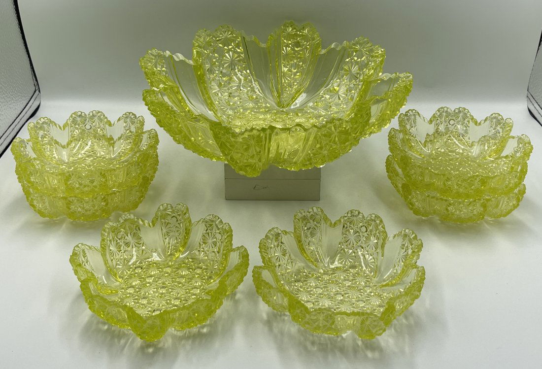 9 Piece Vaseline Glass Berry Set (1 of 4)