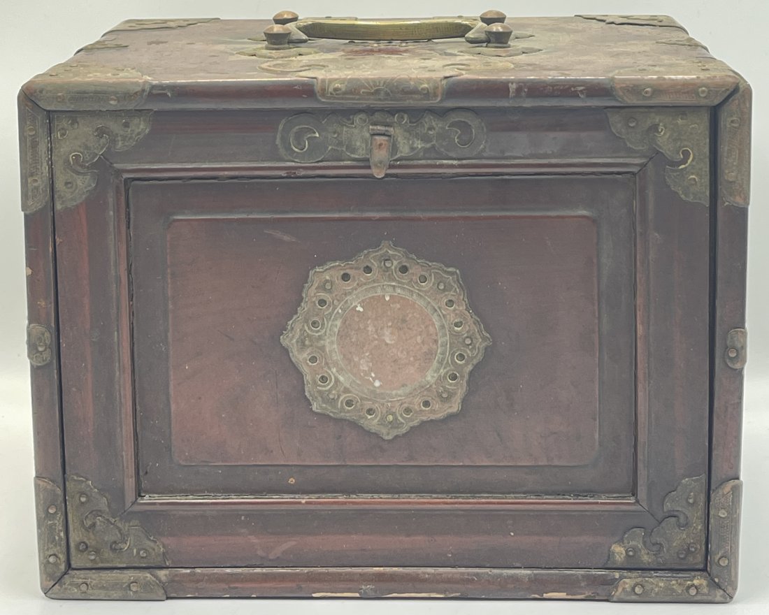 Chinese Mah Jong Set in Teakwood Box: Original wood box with brass hinges. Full set, see photos.