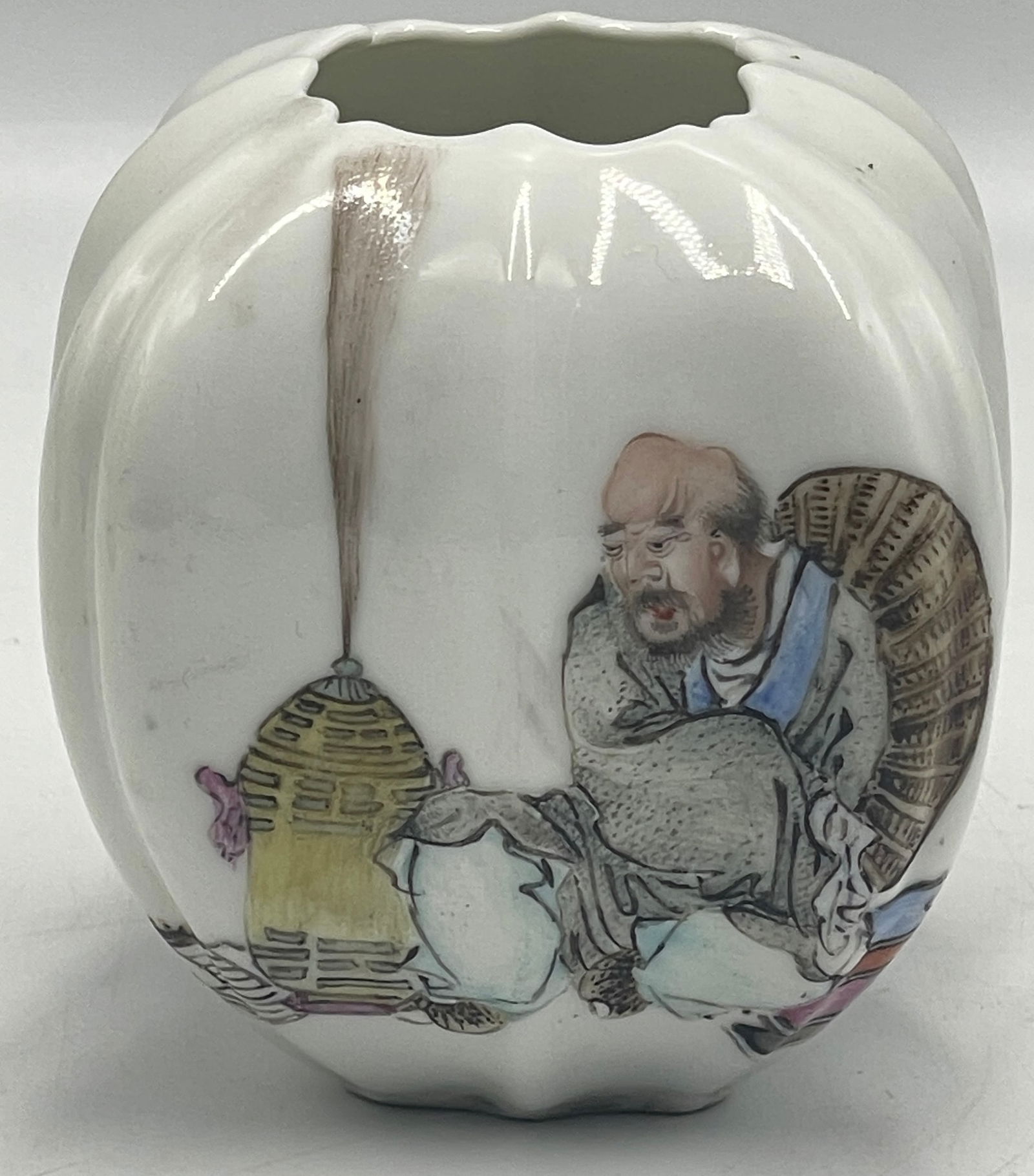 Chinese Qianlong Dynasty Porcelain Cabinet Vase (1 of 5)