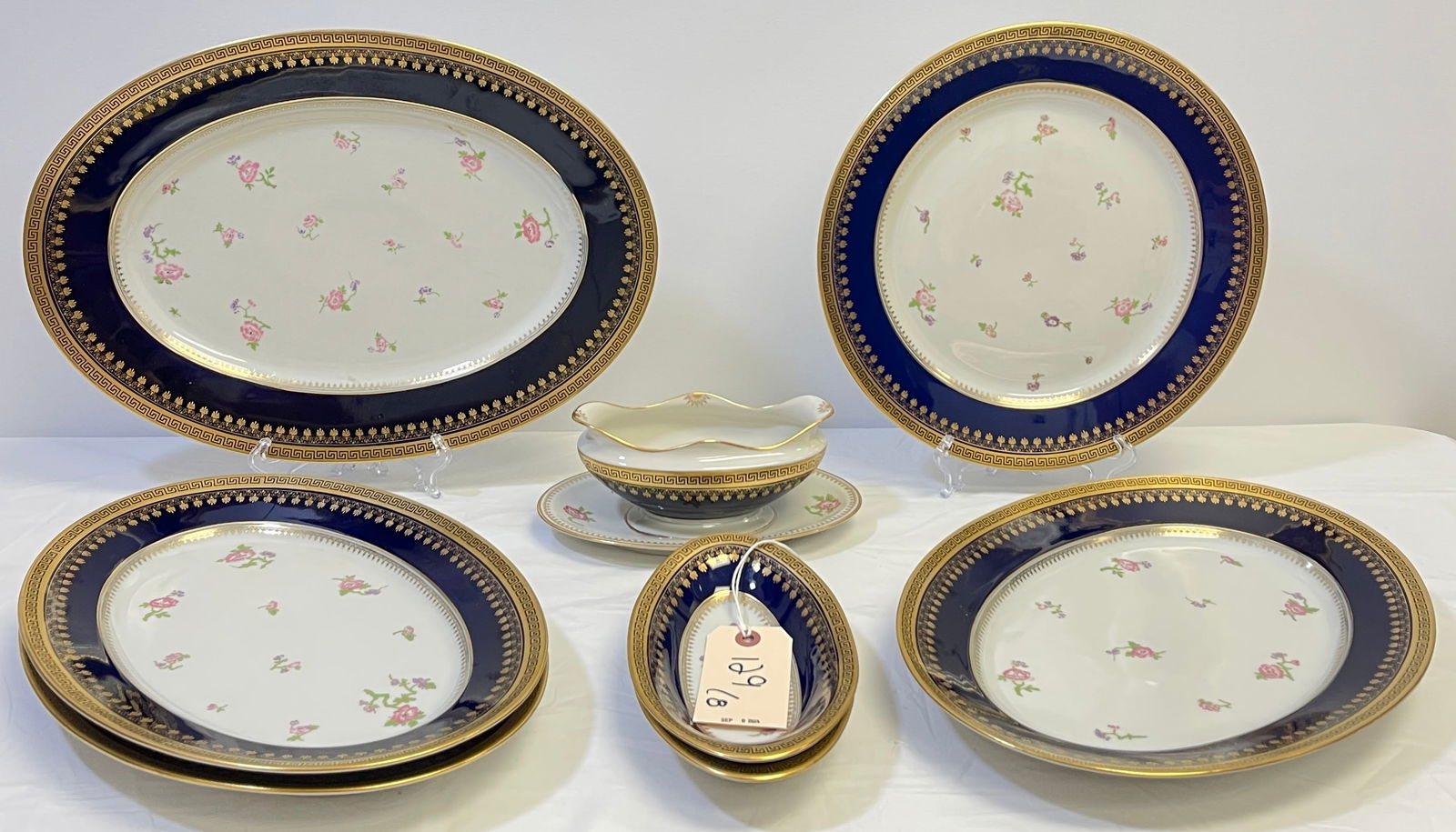 Lot of 8 Richard Ginori Gilt Rimmed Floral Serving Pieces (1 of 5)