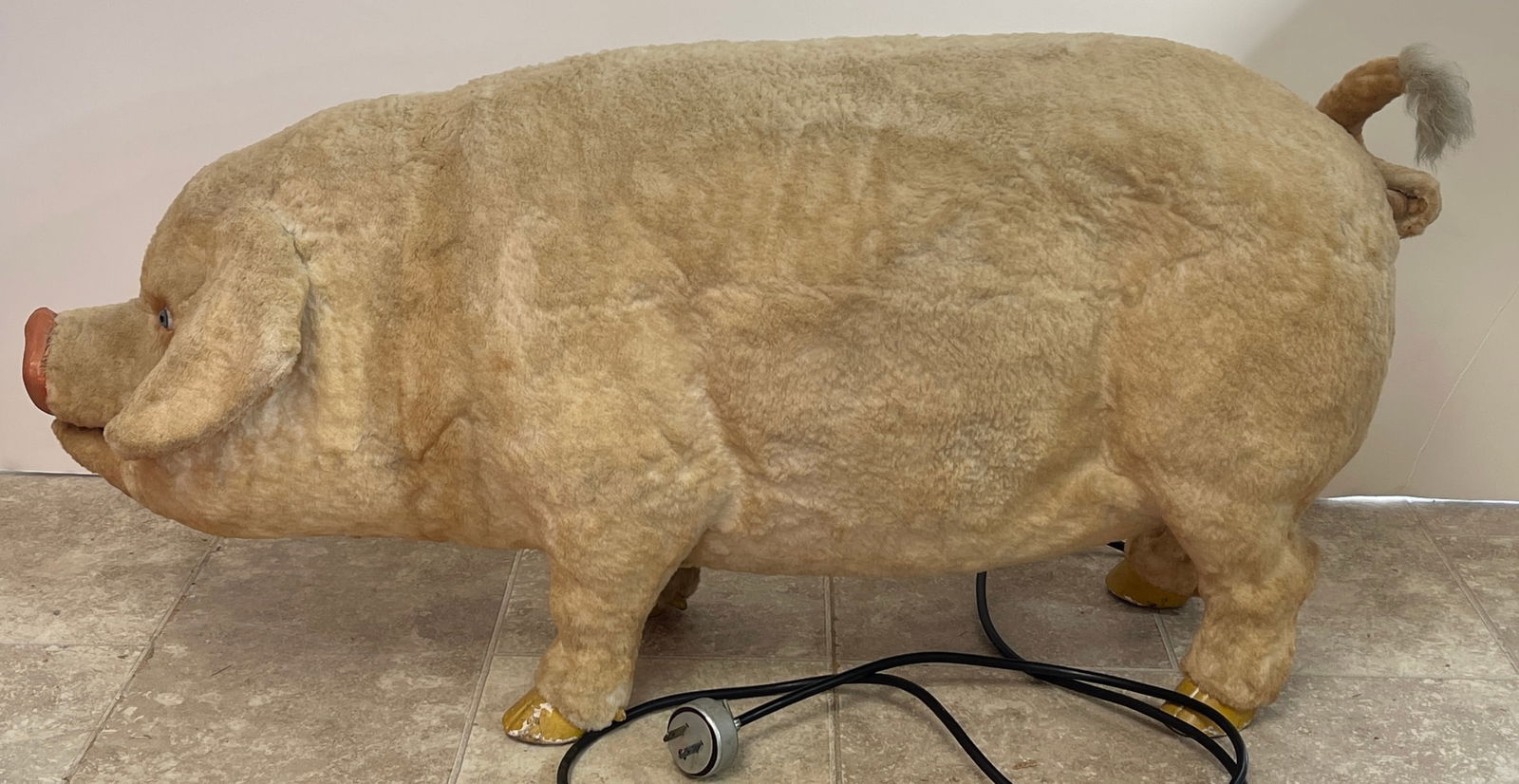 Vintage Animatronic Pig Store Display (1 of 6)