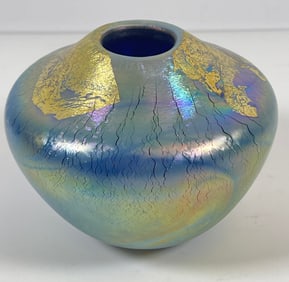 Robert Eickholt 1987 Iridescent Studio Art Glass Vase
