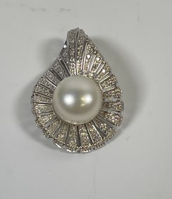 Vintage 14k White Gold Diamond & 9mm Pearl Pendant