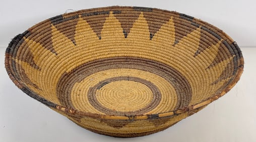 Vintage Native American Hand Woven Tray / Basket