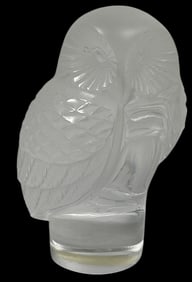 Lalique Frosted Glass Chouette Owl Figurine / Paperweight
