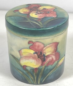 c1950 Moorcroft Pottery Round Covered Jar