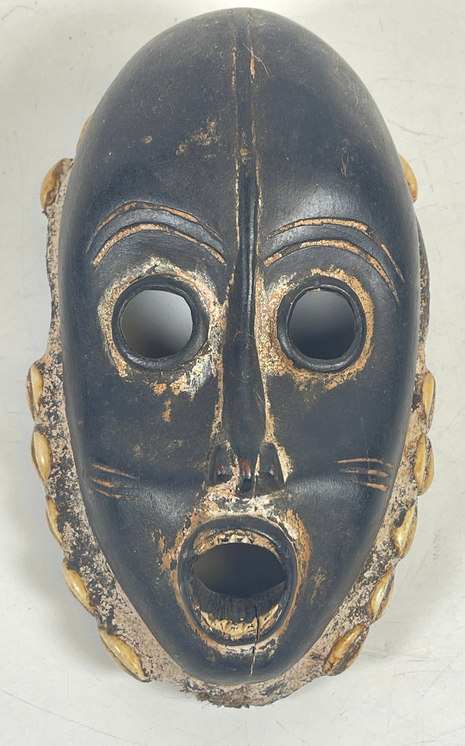 African Tribal Art Dan Mask: Measures 8.5 inches x 5.25 inches. Overall good condition, please see photos.