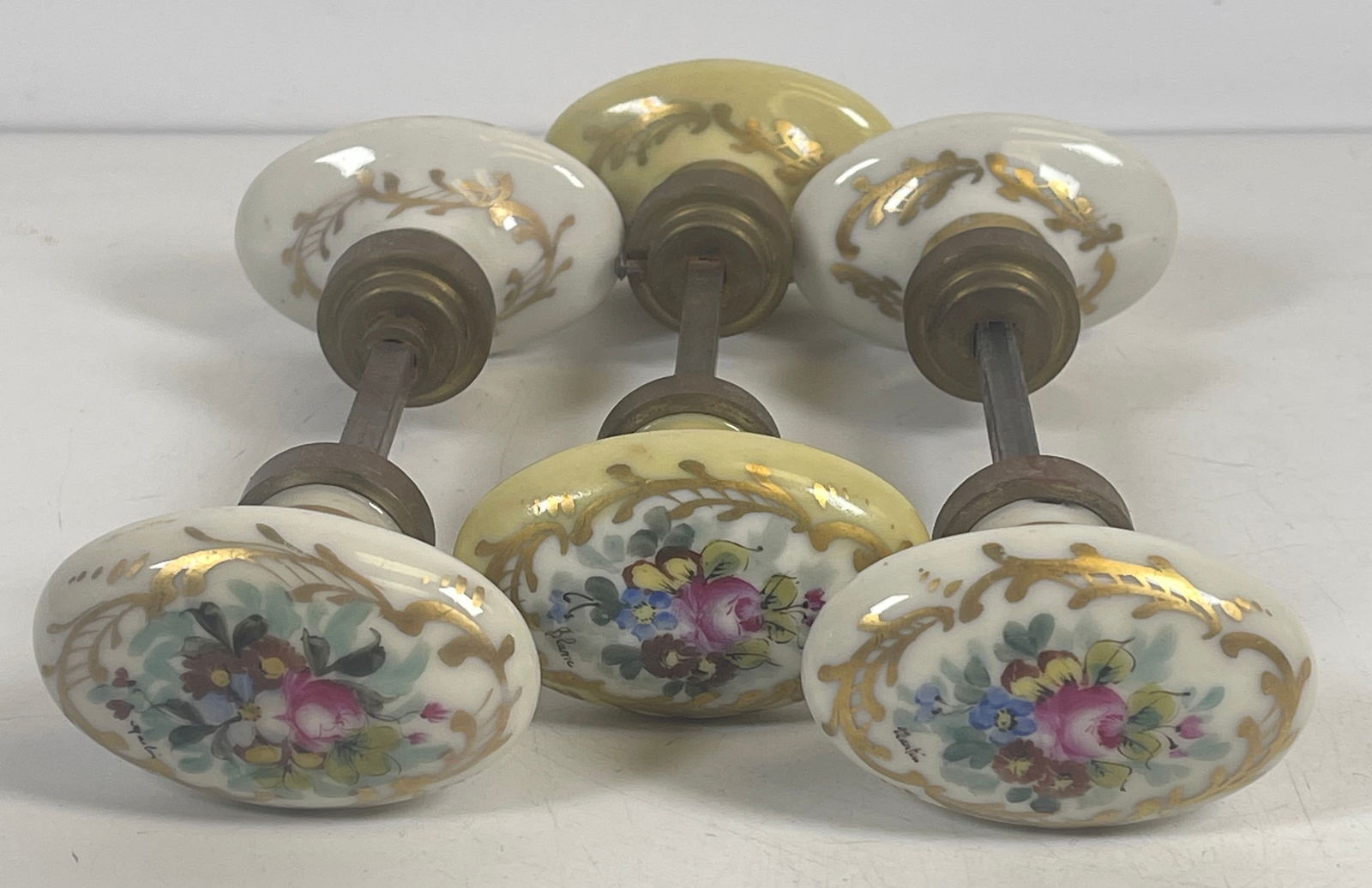 (3) Victorian Porcelain Door Knobs (1 of 4)