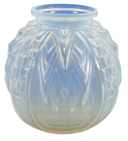 Art Deco Muller Frères Lunéville Ribbed Points Ball Vase