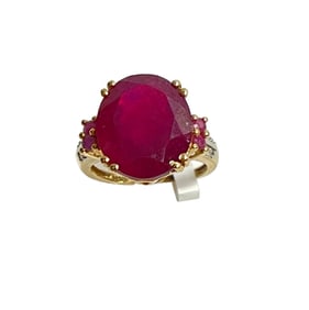14k Yellow Gold Ruby & Diamond Ring size 6.25