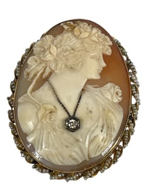 Estate 14k Yellow Gold Carved Cameo w/ Diamond Pendant & Seed Pearls