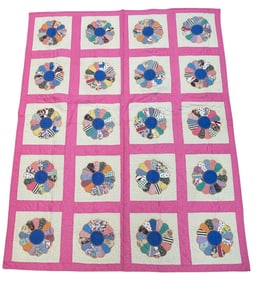 Antique Handmade Pink Dresden Plate Quilt