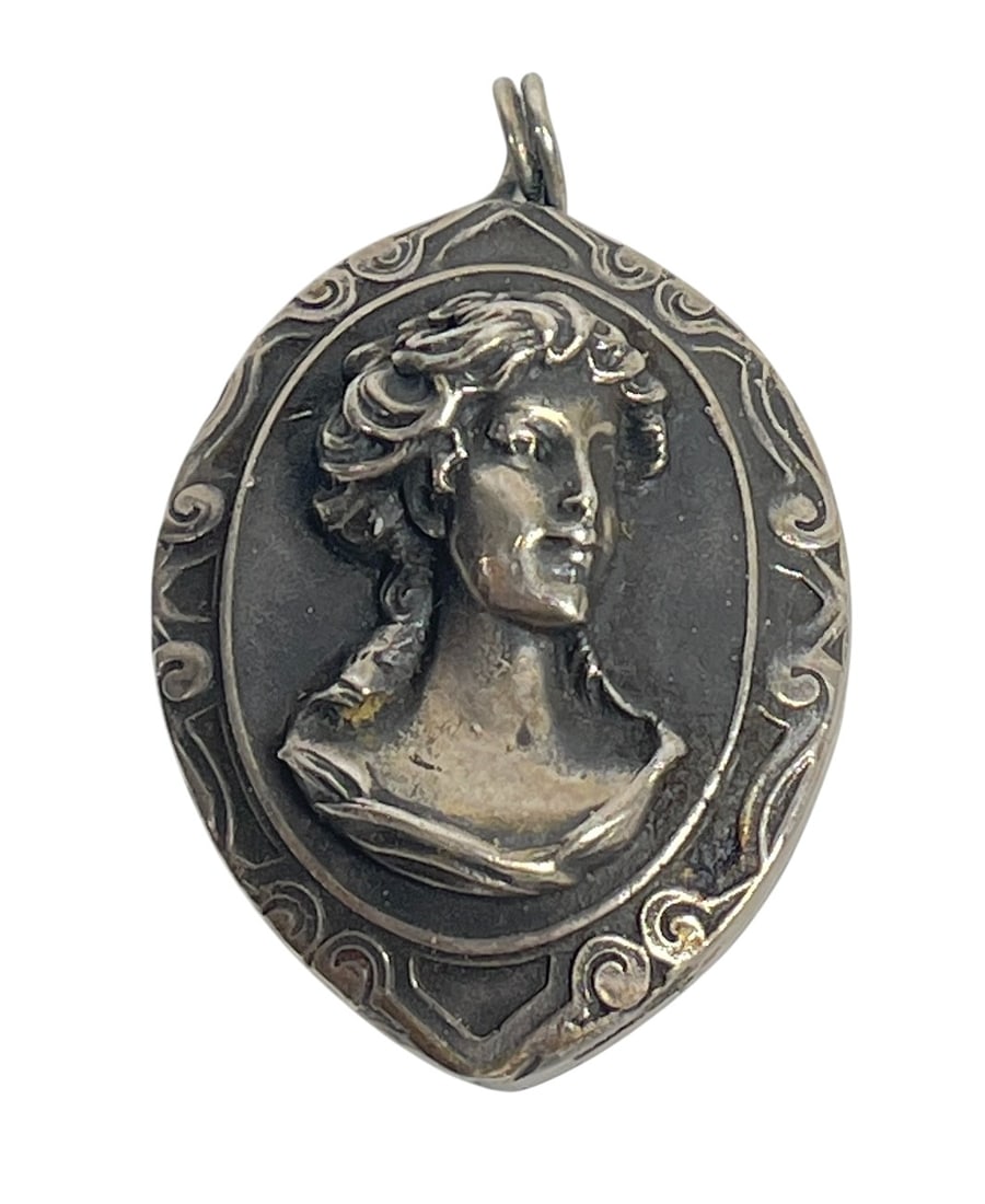Henryk Winograd 999 Sterling Silver Repousse Cameo Pendant (1 of 5)
