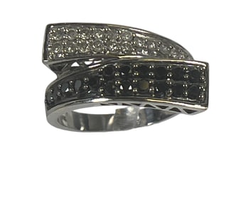 Vintage 14k White Gold Black & White Diamond Ring size 8