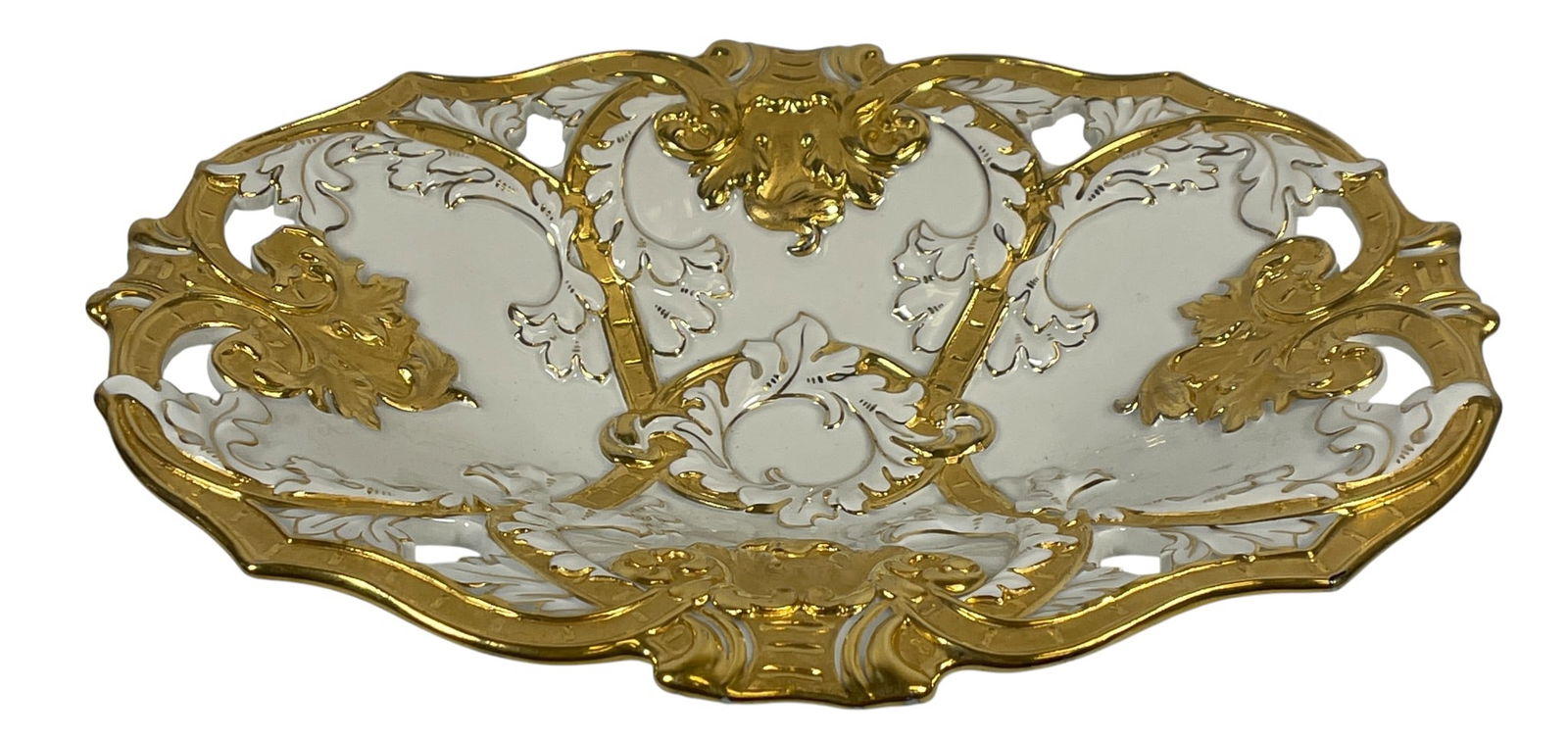 19th Century Meissen Pierced Gilt Trimmed Scalloped Edge Serving Dish (1 of 7)