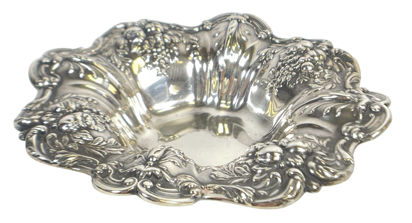 Reed & Barton Francis I Sterling Silver Repousse Bon Bon Bowl (1 of 4)