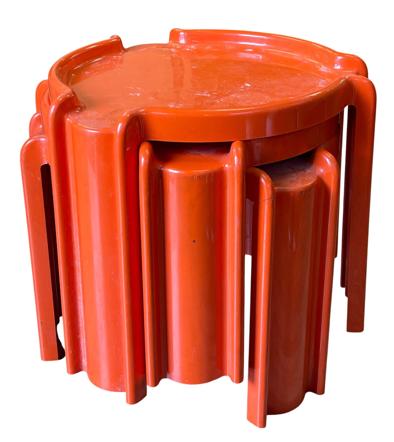 (3) Mid Century Space Age Design Giotto Stoppino for Kartel Orange Nesting Tables: Discover the pinnacle of 1960s Space Age design with these iconic Giotto Stoppino Kartell nesting tables, model 4905/6/7, crafted in 1968. Celebrated for its innovative form and outstanding aesthetic,
