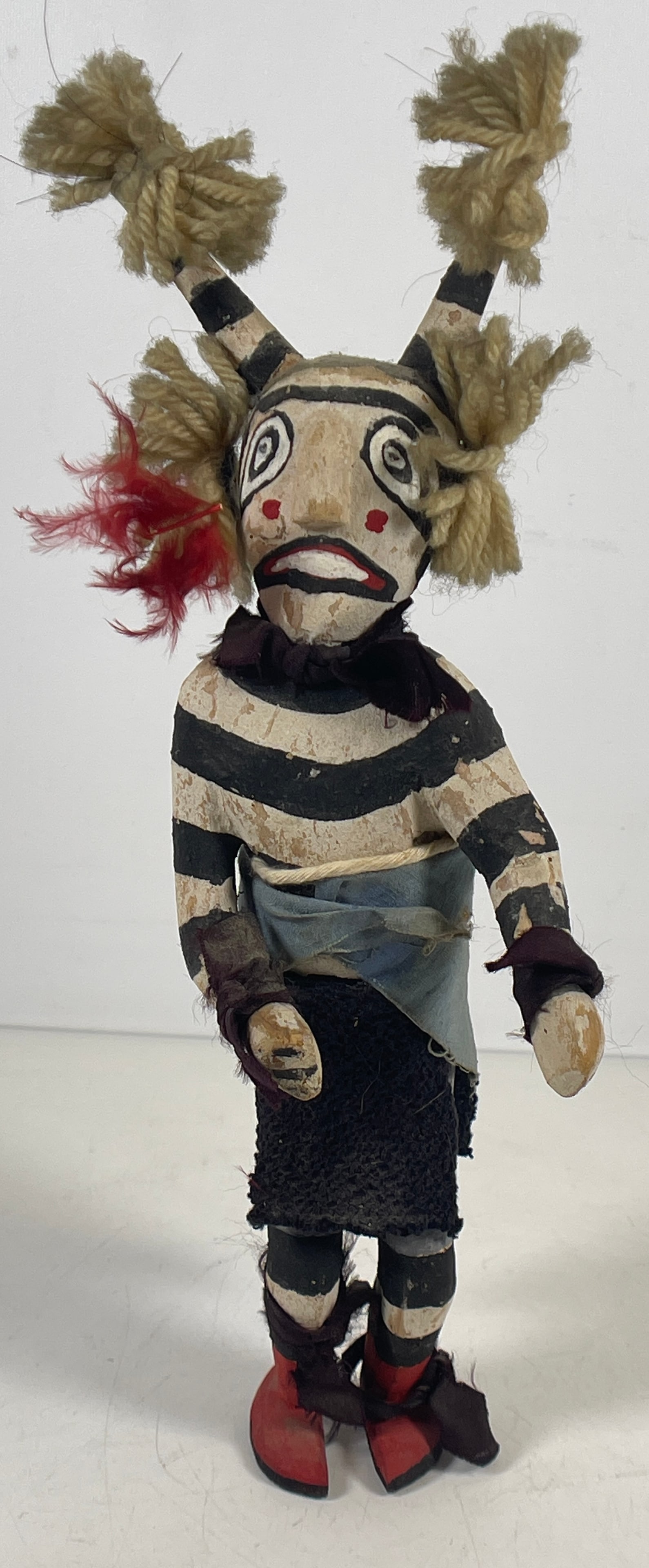 c1940 Native American Hopi Koshari Koyala Tewa Clown Kachina: Measures approx 11 inches high. Overall good condition, some paint loss. Please see photos. Comes from a prolific collection of native american items from a singlular estate on Long Island.
